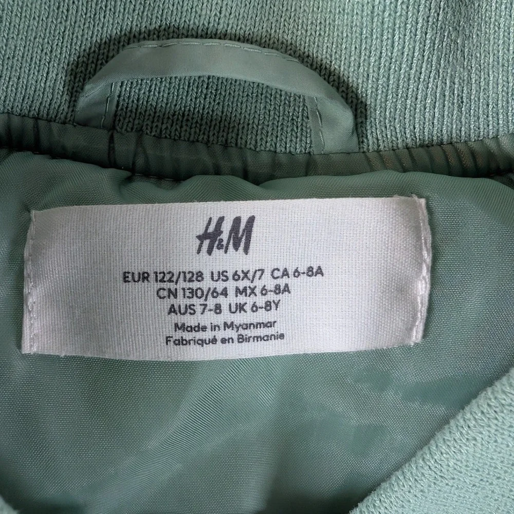H&M Quilted Puffer Vest Kids 6X/7 Sage Green Snap Button Pockets Padded Layer